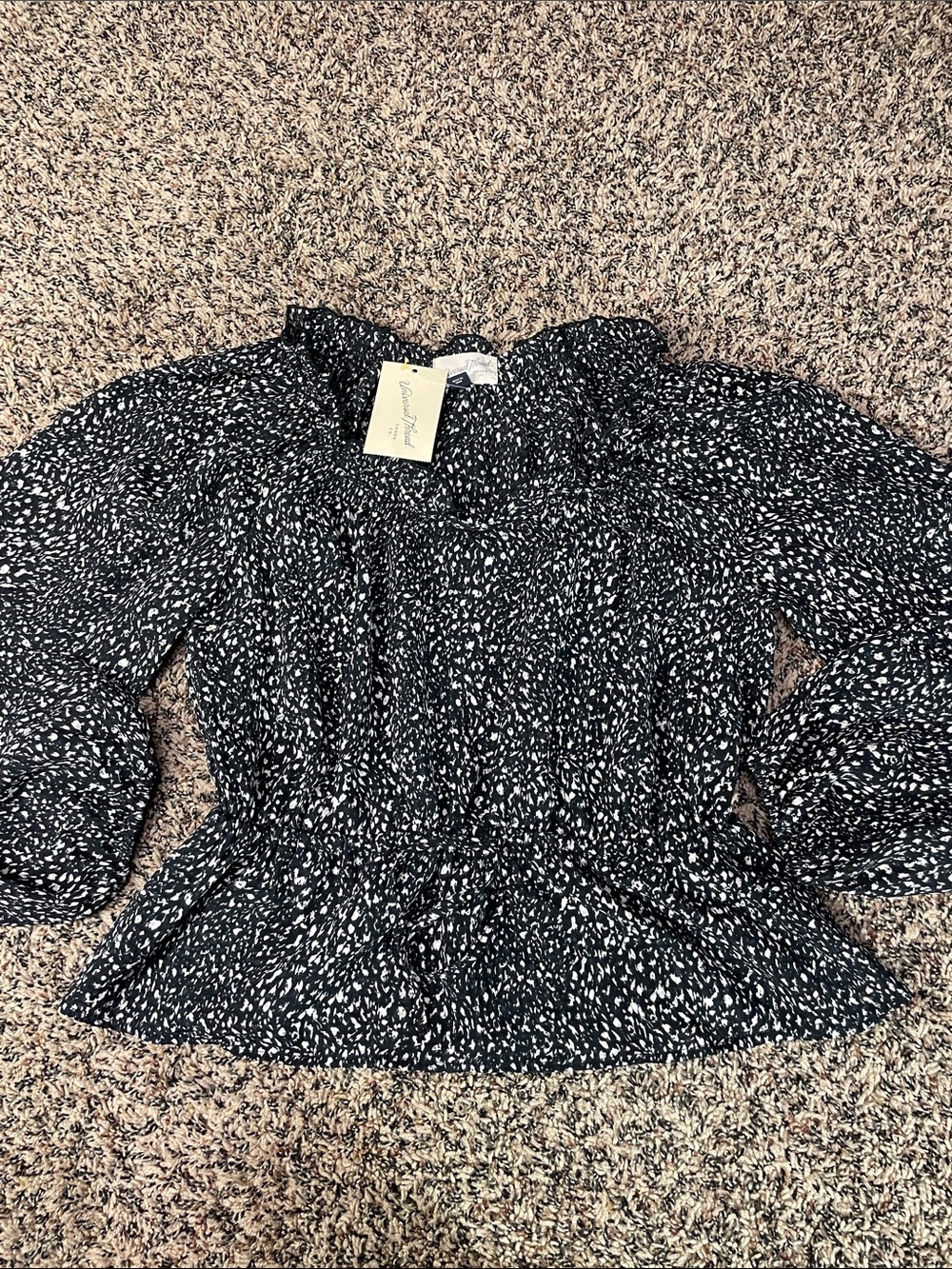 Universal Thread Peasant Bohemian Black & White Printed Peplum Long-Sleeve Top - Picture 2 of 6